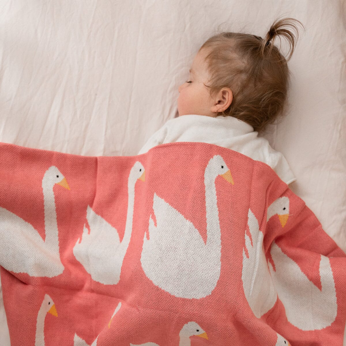 Swan swaddle hot sale blanket