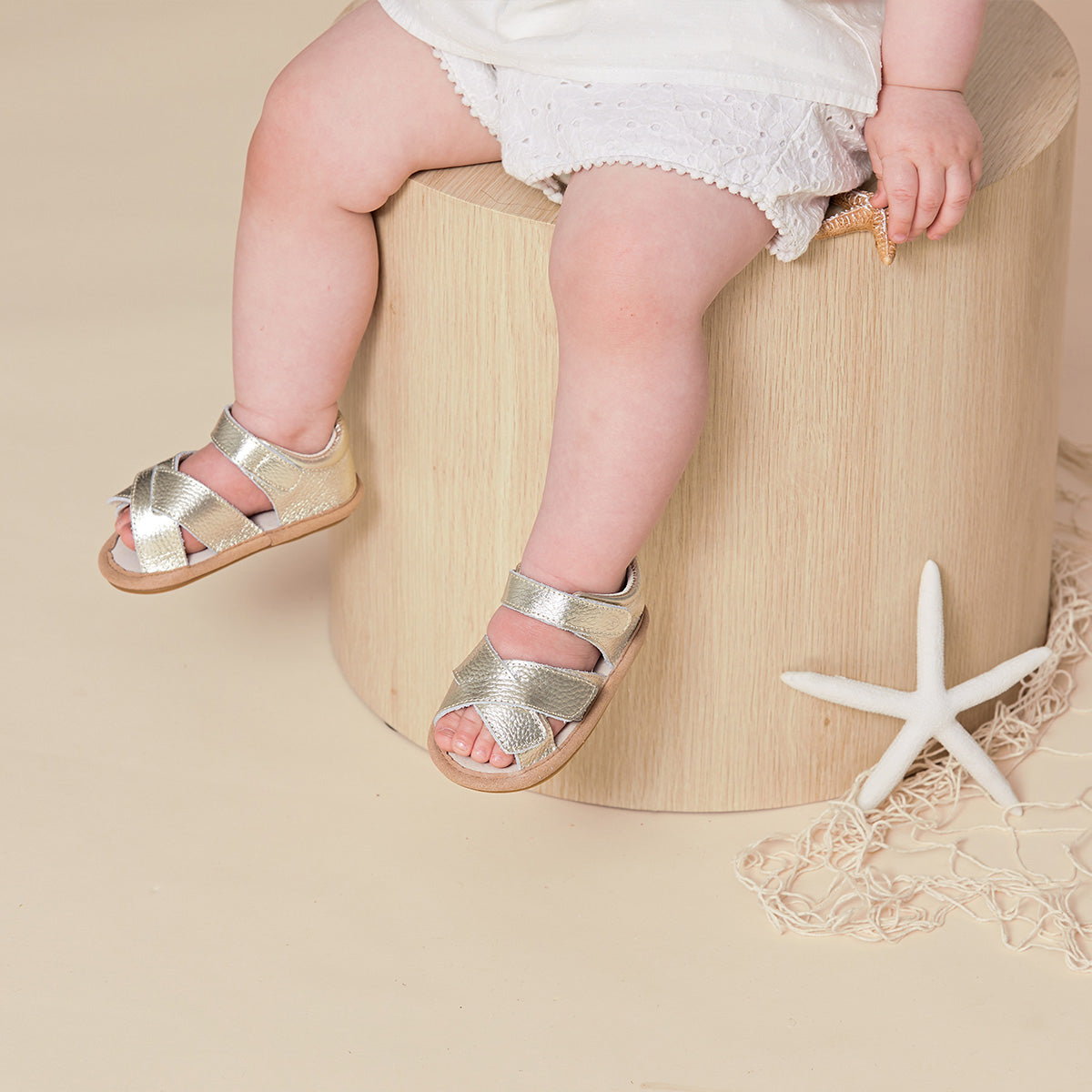 Mar Sandal in Yellow Glitter for Babies – Mini Melissa Shoes