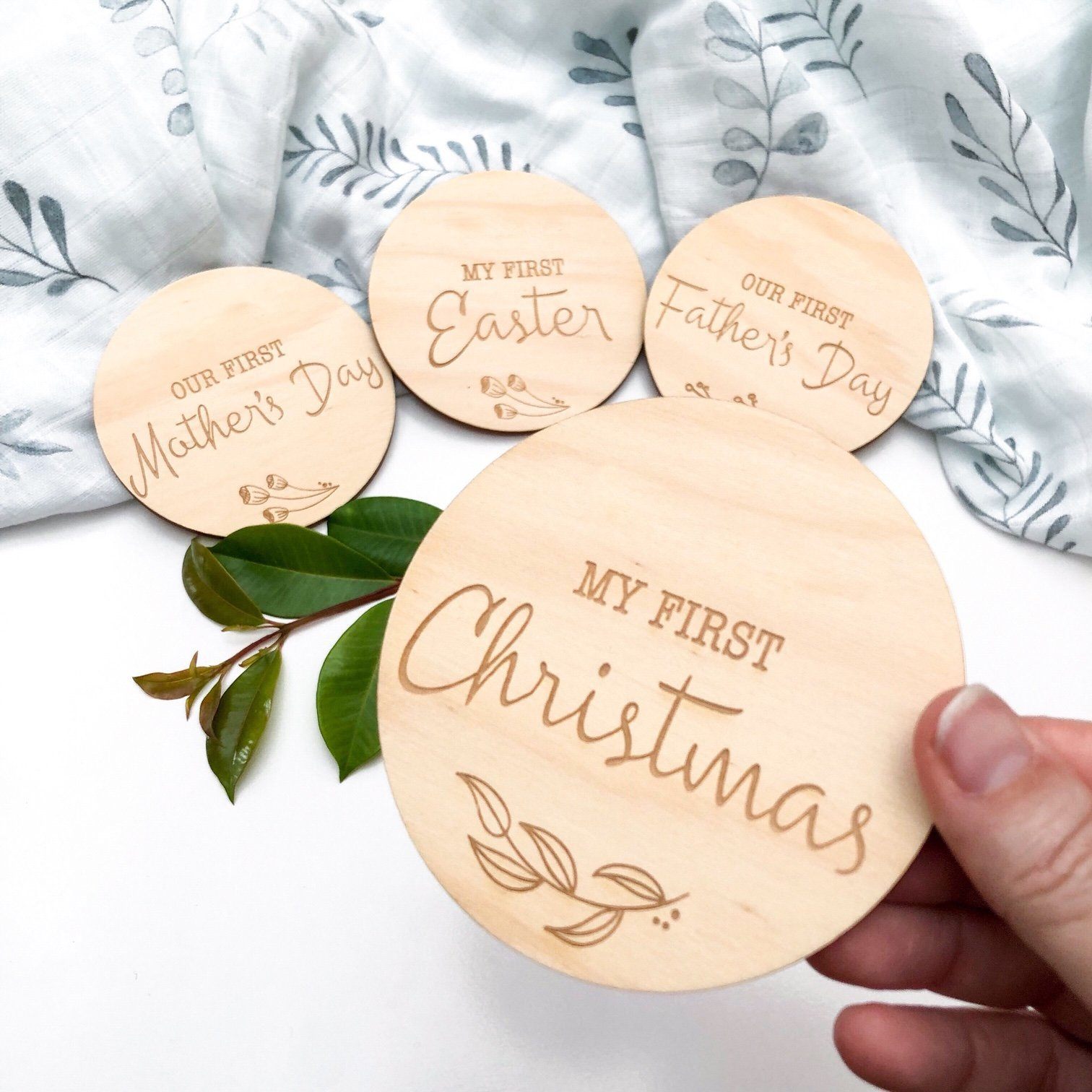 First Christmas Wooden Plaque (Natural Foliage) - Kawaii Kids